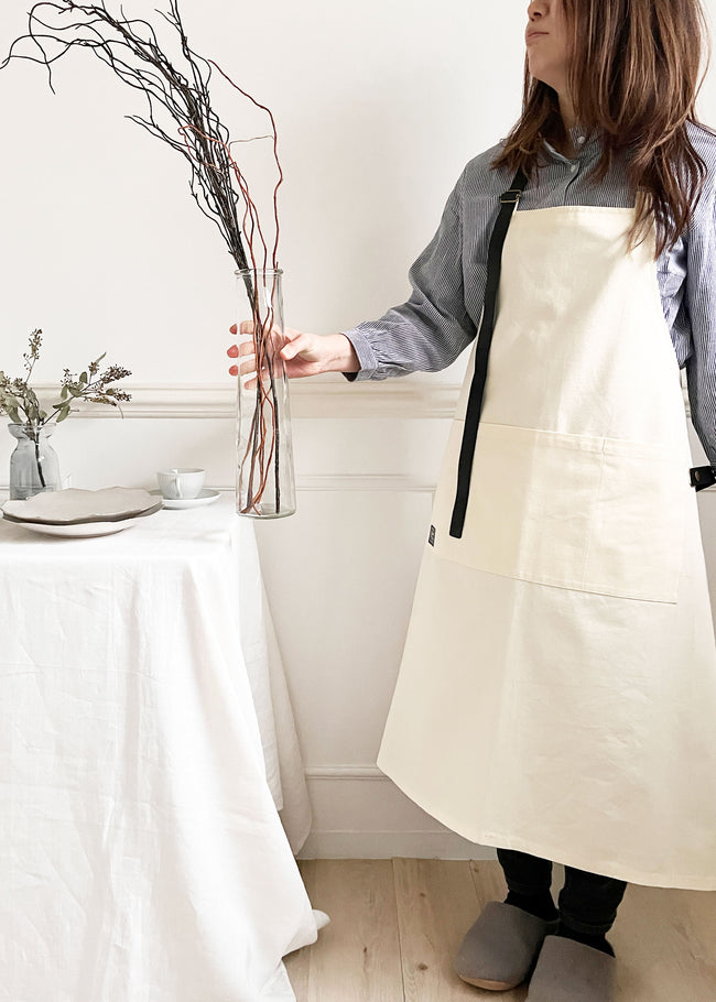 レザーテープエプロン IV×BK